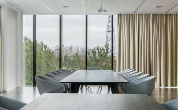 大樓辦公室設(shè)計(jì)表達(dá)的環(huán)保主題